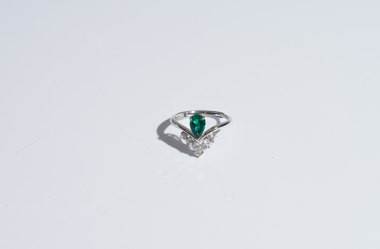 Emerald ring 02