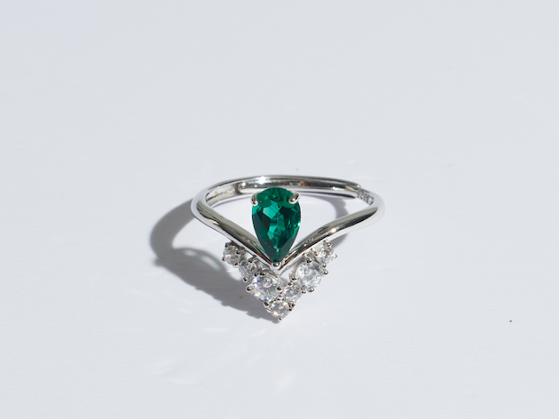 Emerald ring 02