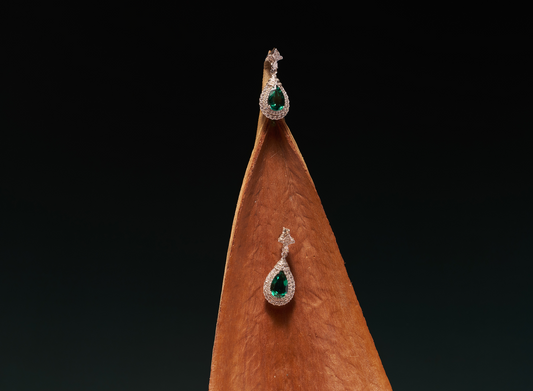 Emerald earring