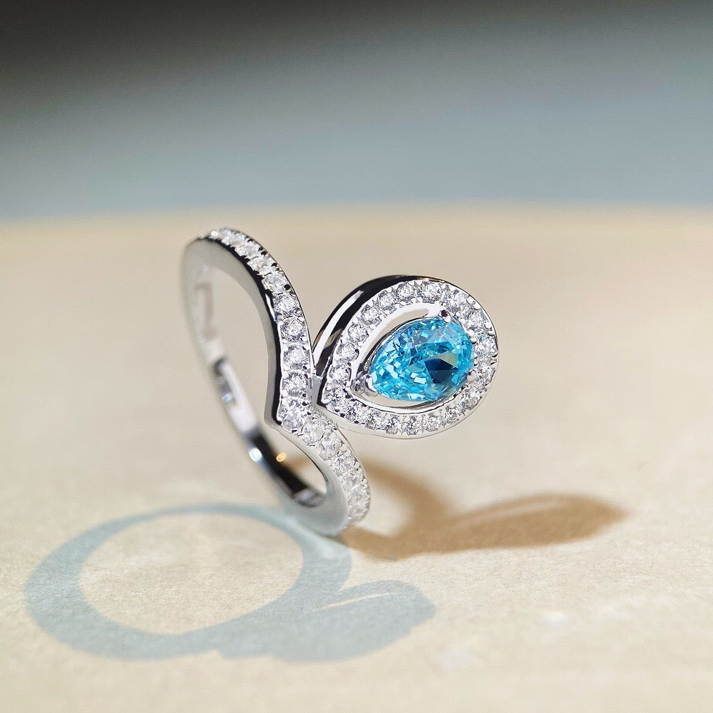 Aquamarine ring 02